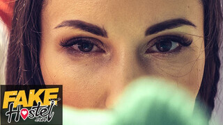 Fake Hostel HD - Lilu Moon a csábos orosz pipi