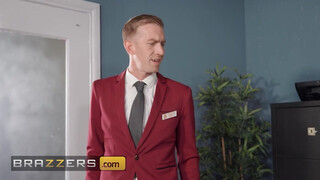 BRAZZERS - Clea Gaultier ánuszába hatalmas faszok is beférnek