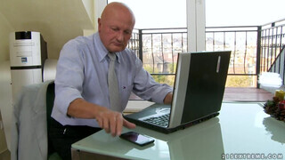 Gyuribácsi kedveli a tini pinát