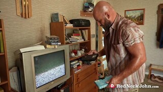 Redneck John – Bombázó kolumbiai sikít az élvezettől