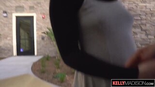 Vékony tinédzser gádzsi Ember Stone szereti a creampie-t és a hardcore bájdorongot