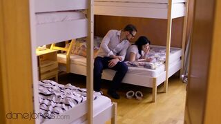 Lady Dee forró tinédzser kalandja kíméletlen akcióval