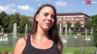 Német turista csajszi kültéri anális kufircolása