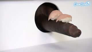 Gigantikus cickós leszbi milf-ek sushi glory hole kalandja bbc szopással és cuki ázsiai tinitel