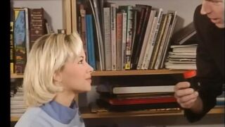 Tömjük tele a seggüket termetes farokkal retro pornó teljes filmben